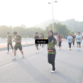 Runner Photo 6832771