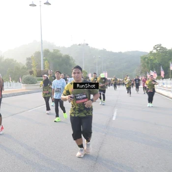 Runner Photo 6832879