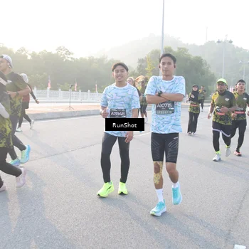 Runner Photo 6832913