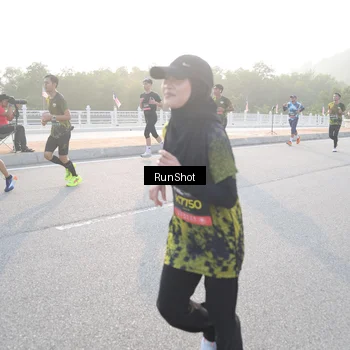 Runner Photo 6833004