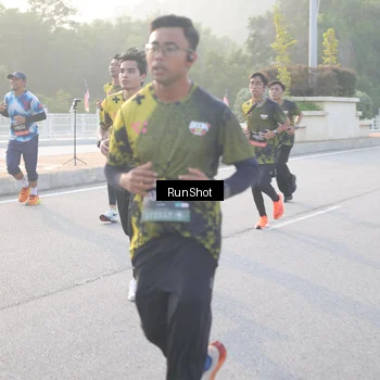 Runner Photo 6833029