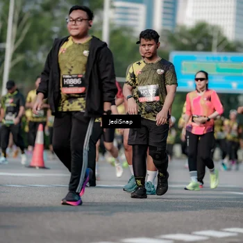 Runner Photo 6833058