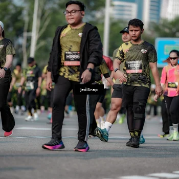 Runner Photo 6833060