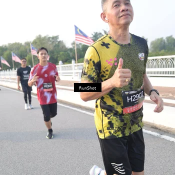 Runner Photo 6833064