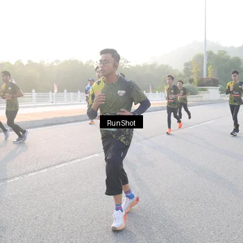 Runner Photo 6833072