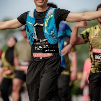 Runner Photo 6833079