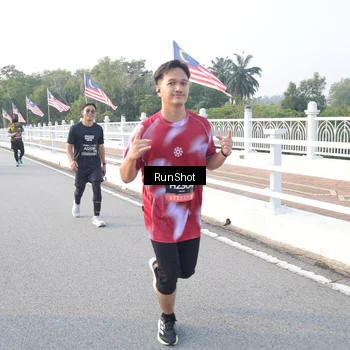 Runner Photo 6833080