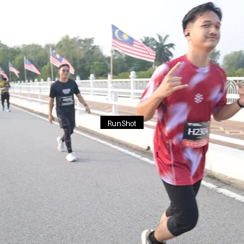 Runner Photo 6833084