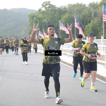 Runner Photo 6833154
