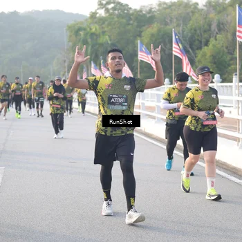 Runner Photo 6833155