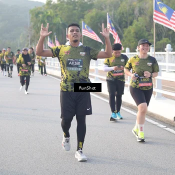 Runner Photo 6833162
