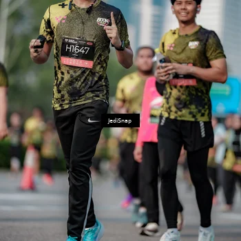 Runner Photo 6833247