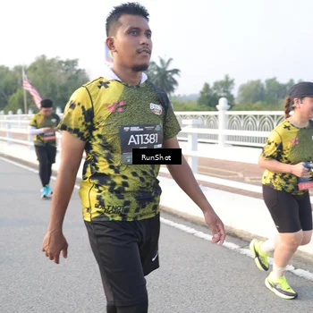 Runner Photo 6833251