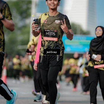 Runner Photo 6833255