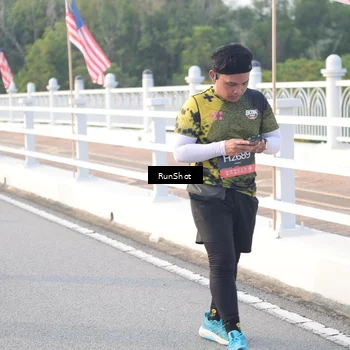 Runner Photo 6833270