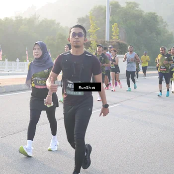 Runner Photo 6833290