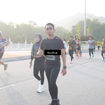 Runner Photo 6833293