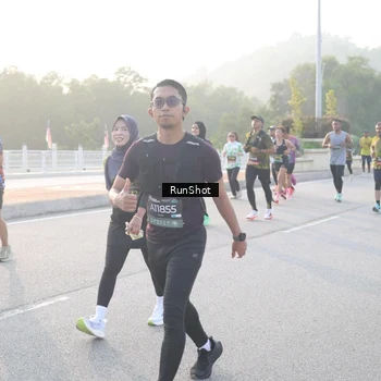 Runner Photo 6833309