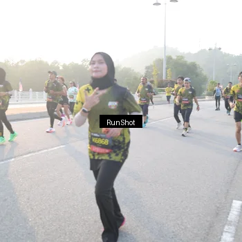 Runner Photo 6833333