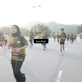 Runner Photo 6833334
