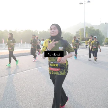 Runner Photo 6833343