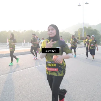 Runner Photo 6833345