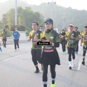 Runner Photo 6833418