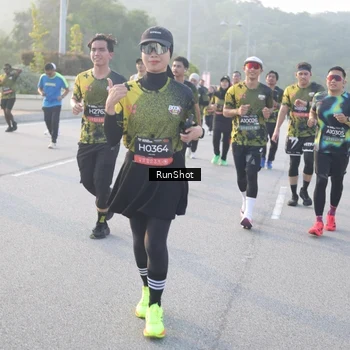 Runner Photo 6833424