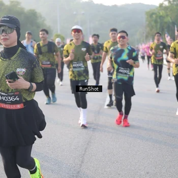 Runner Photo 6833425