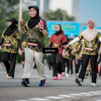 Runner Photo 6833473