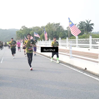 Runner Photo 6833475