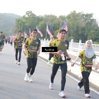 Runner Photo 6833499