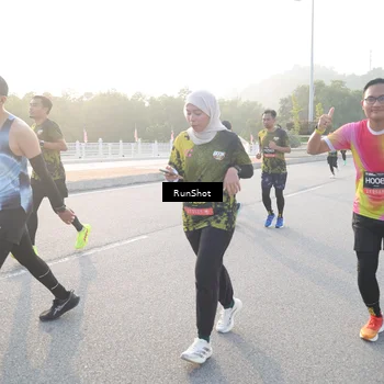 Runner Photo 6833512