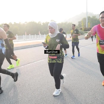 Runner Photo 6833517
