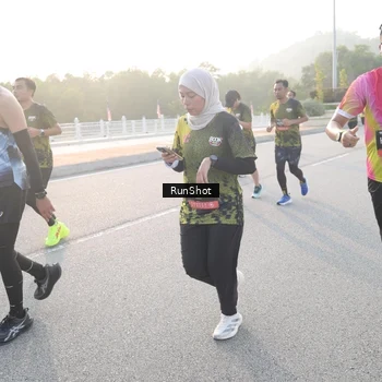 Runner Photo 6833556
