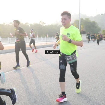 Runner Photo 6833665