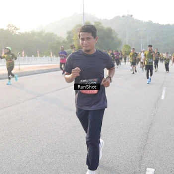 Runner Photo 6833677