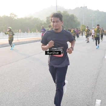 Runner Photo 6833680