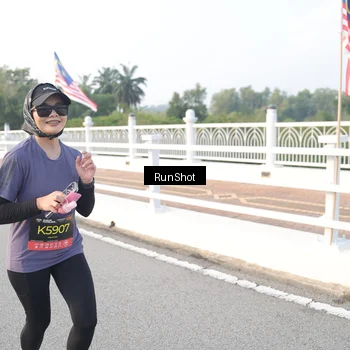 Runner Photo 6833699
