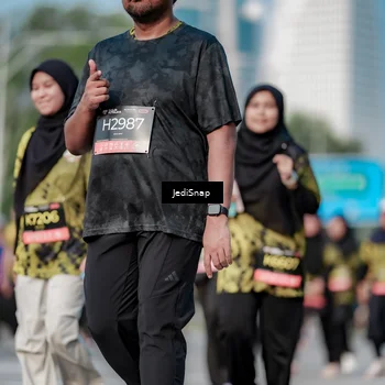 Runner Photo 6833701