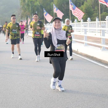 Runner Photo 6833715