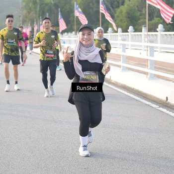 Runner Photo 6833724