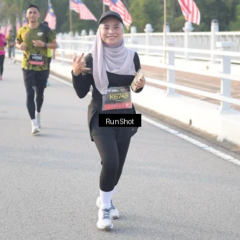 Runner Photo 6833729