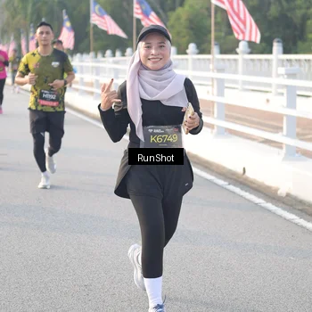 Runner Photo 6833731