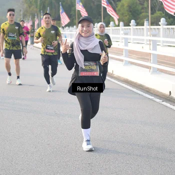 Runner Photo 6833733