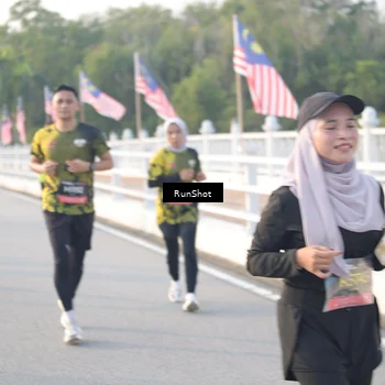 Runner Photo 6833745