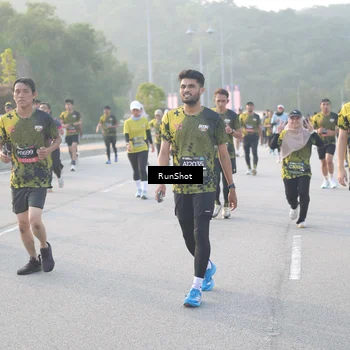 Runner Photo 6833751