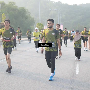 Runner Photo 6833753