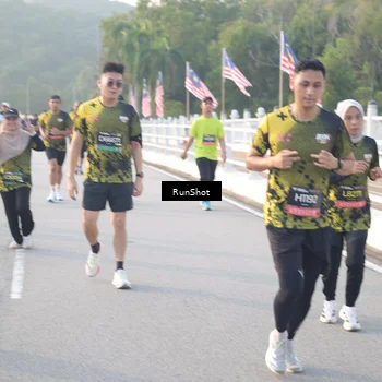 Runner Photo 6833754