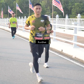 Runner Photo 6833758